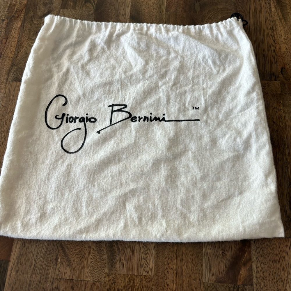 Giorgio Bernini dust bag 16” like new